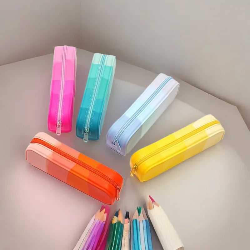 Estojo de lápis de silicone moderno (1 unidade), bolsa de papelaria multicolorida, nécessaire portátil para maquiagem, organizador de material escolar durável com zíper.
